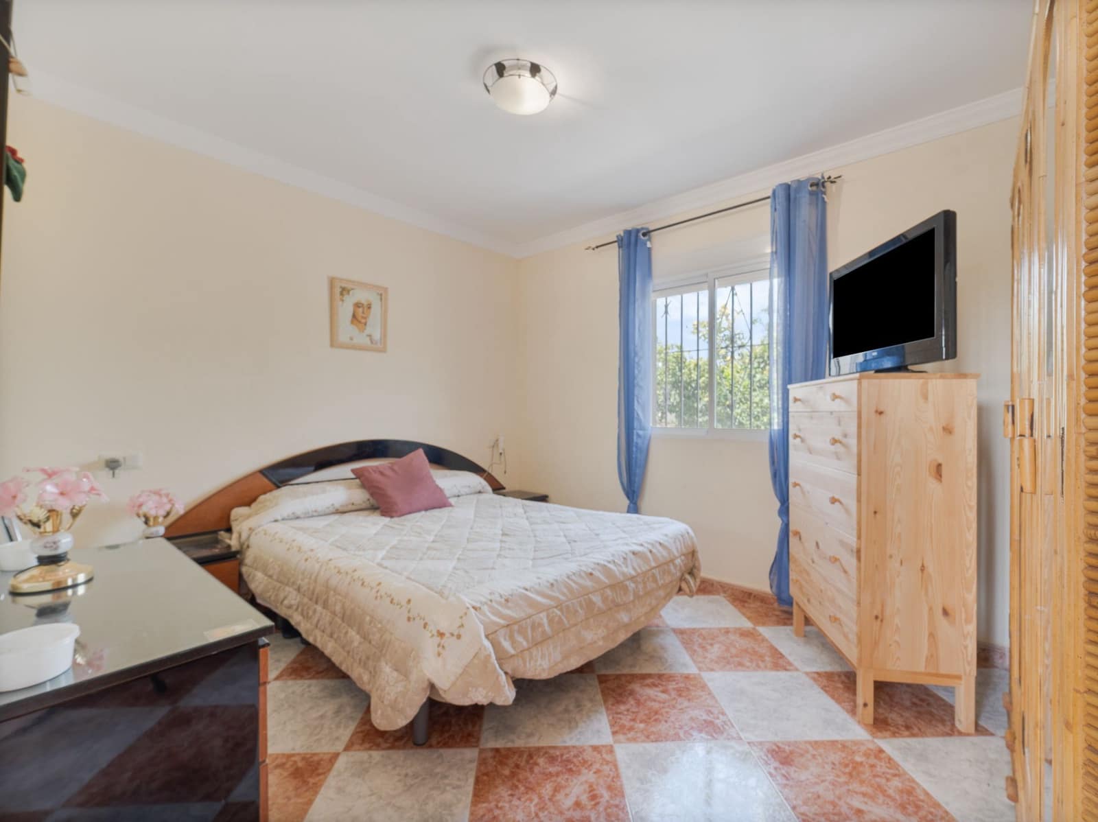 4 bedroom Villa for sale in Almogia with pool garage - € 210,000 (Ref: 9772679)