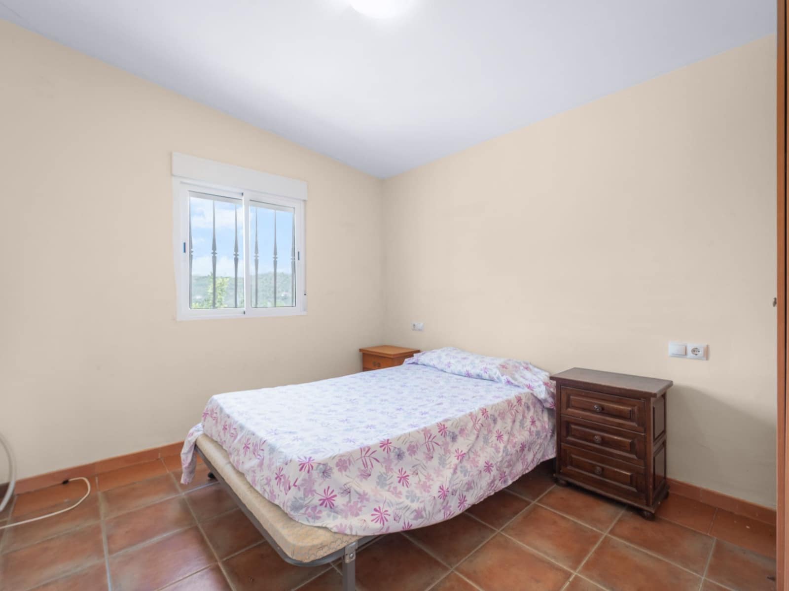 4 bedroom Villa for sale in Almogia with pool garage - € 210,000 (Ref: 9772679)