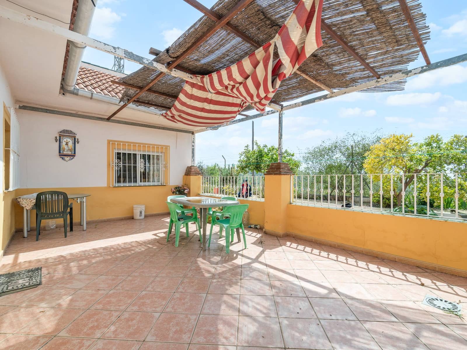 4 bedroom Villa for sale in Almogia with pool garage - € 210,000 (Ref: 9772679)