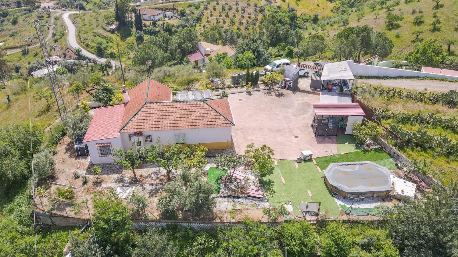 4 bedroom Villa for sale in Almogia with pool garage - € 210,000 (Ref: 9772679)