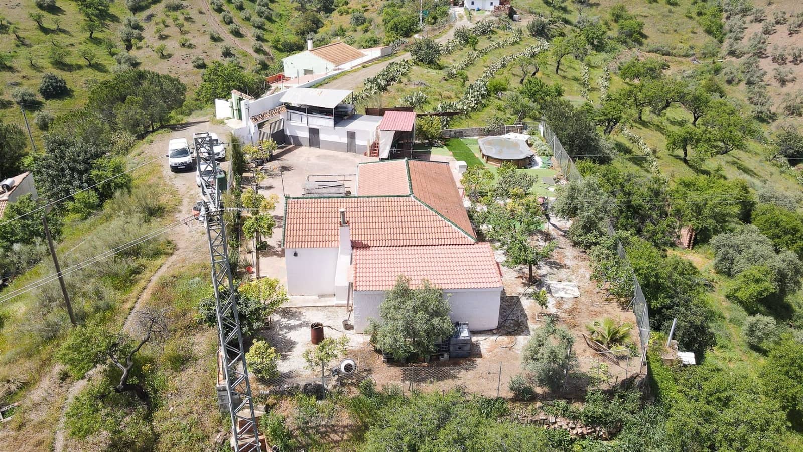 4 bedroom Villa for sale in Almogia with pool garage - € 210,000 (Ref: 9772679)