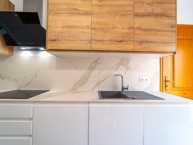 3 chambre Villa/Maison à vendre à Vélez-Málaga avec piscine garage - 450 000 € (Ref: 9780119)