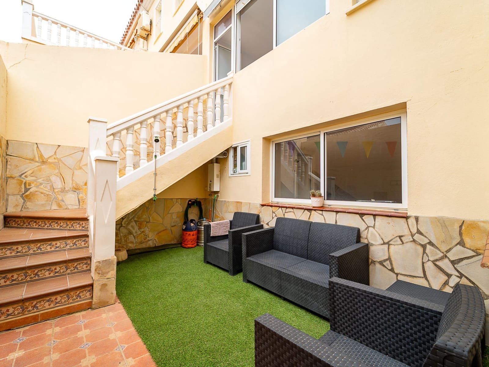 3 bedroom Villa for sale in Velez-Malaga with pool garage - € 450,000 (Ref: 9780119)