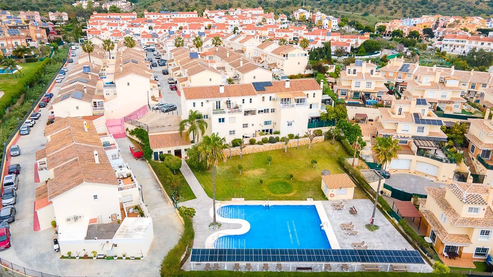 3 bedroom Villa for sale in Velez-Malaga with pool garage - € 450,000 (Ref: 9780119)