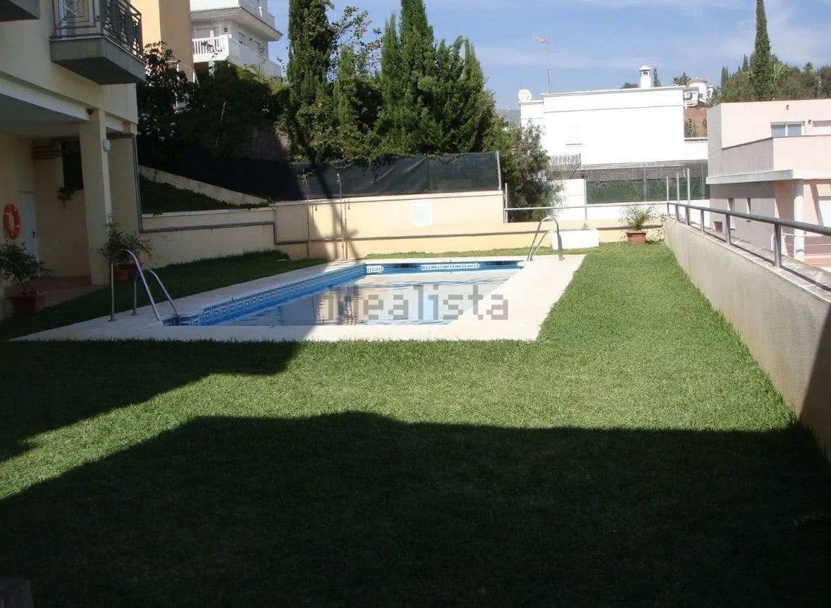 3 bedroom Apartment for sale in Rincon de la Victoria with pool garage - € 289,000 (Ref: 9782995)