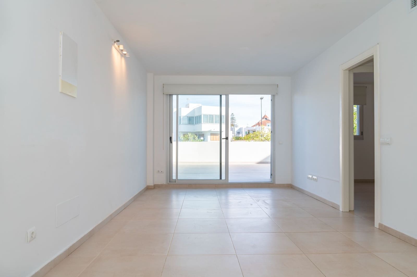 2 slaapkamer Flat te koop in Ibiza dorp met zwembad garage - € 549.000 (Ref: 9794065)