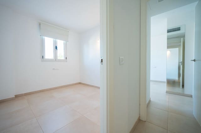 2 slaapkamer Flat te koop in Ibiza dorp met zwembad garage - € 549.000 (Ref: 9794065)