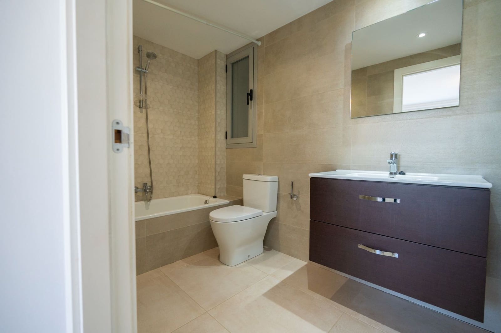 2 slaapkamer Flat te koop in Ibiza dorp met zwembad garage - € 549.000 (Ref: 9794065)