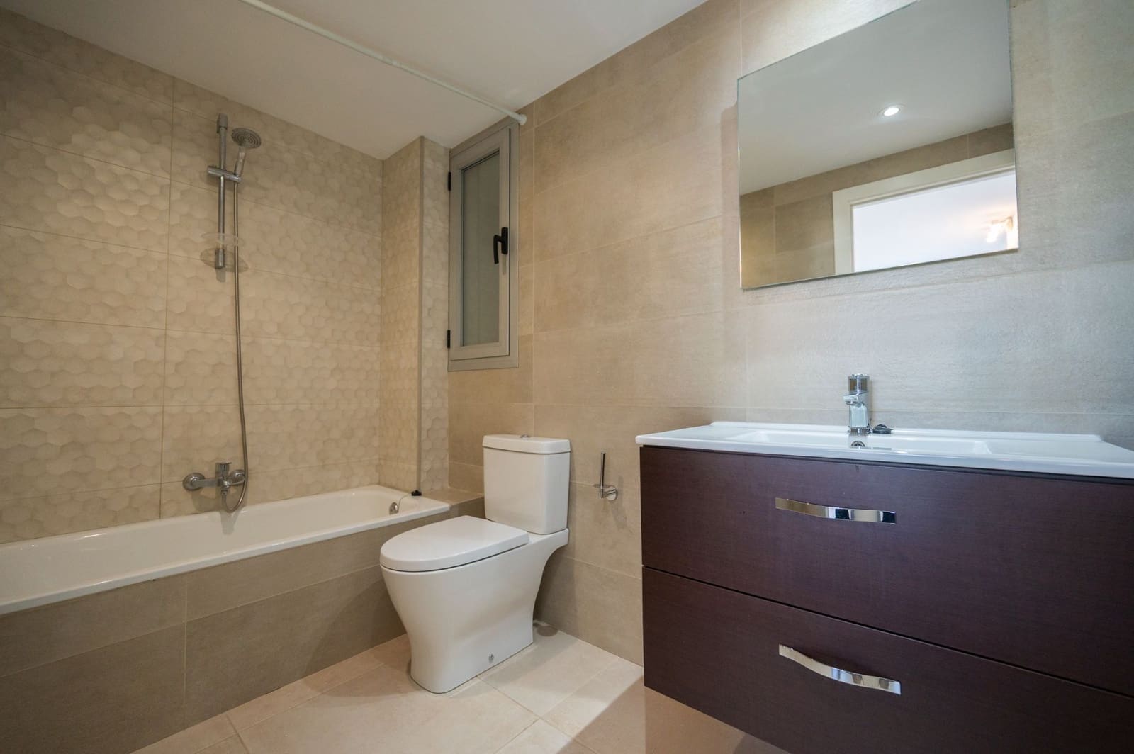 2 slaapkamer Flat te koop in Ibiza dorp met zwembad garage - € 549.000 (Ref: 9794065)