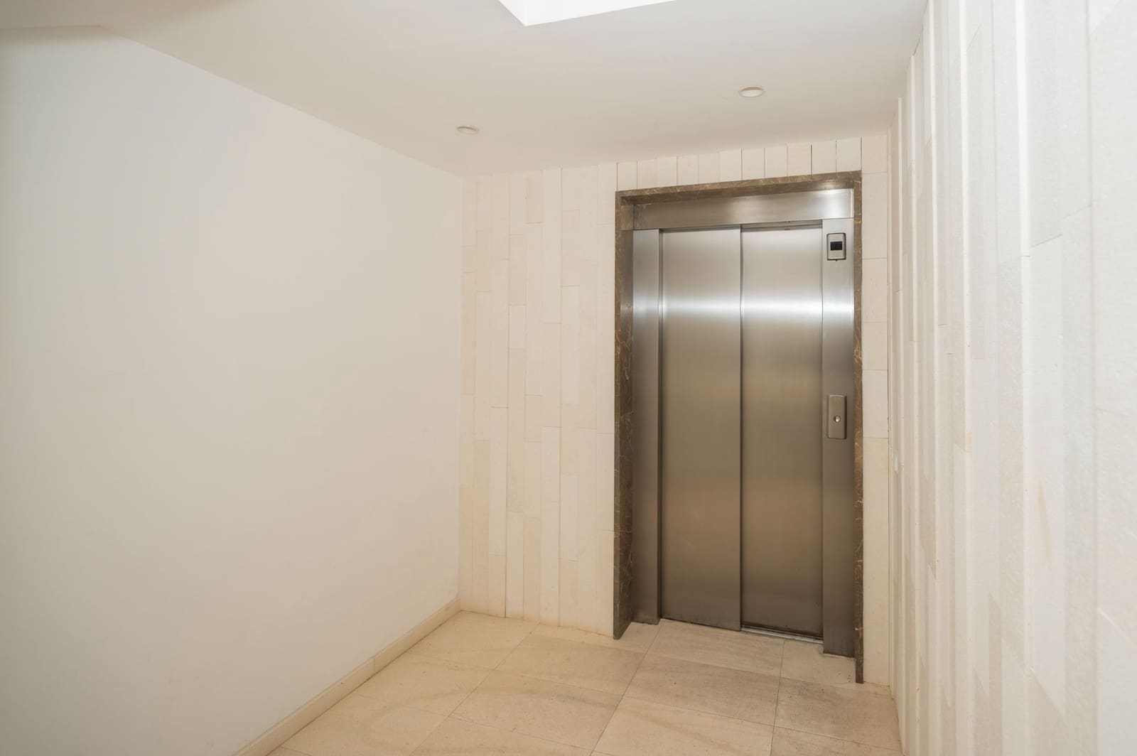 2 slaapkamer Flat te koop in Ibiza dorp met zwembad garage - € 549.000 (Ref: 9794065)