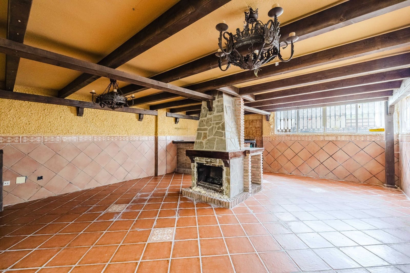 3 bedroom Villa for sale in Alhaurin de la Torre with garage - € 599,000 (Ref: 9807650)