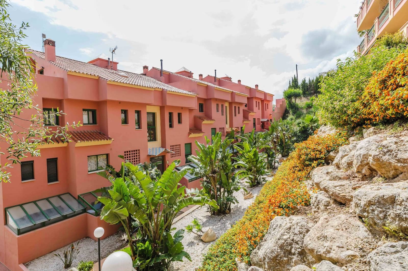 3 slaapkamer Penthouse te koop in Fuengirola met zwembad garage - € 636.300 (Ref: 9819894)