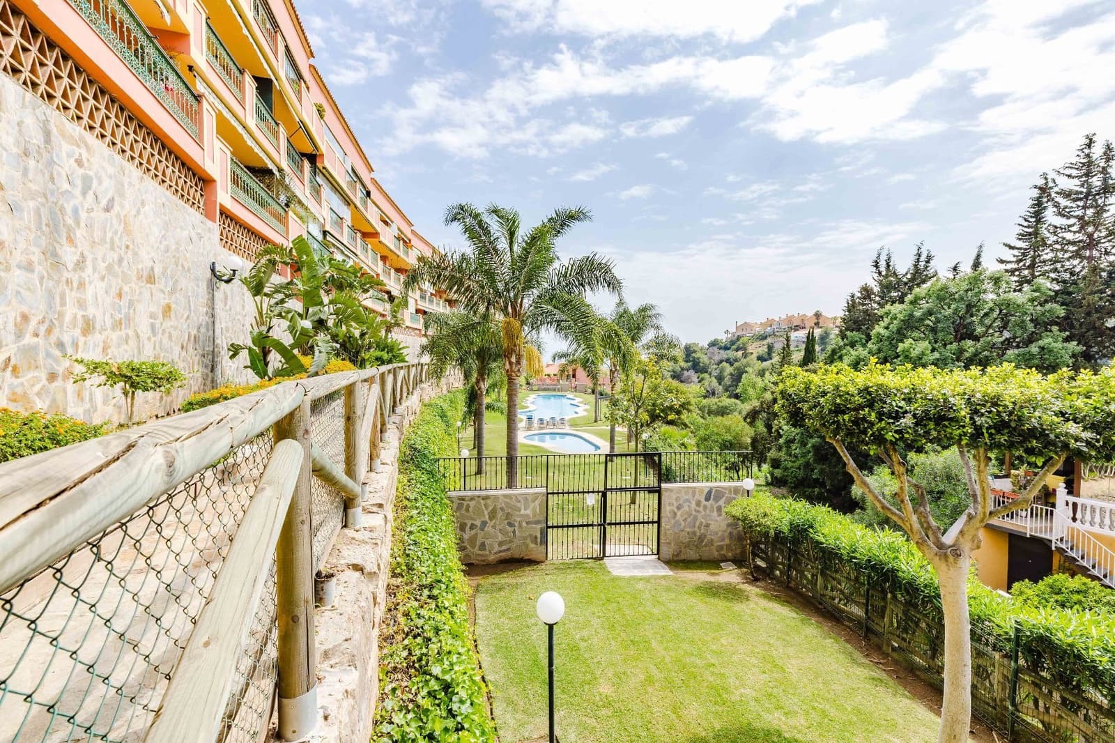 3 slaapkamer Penthouse te koop in Fuengirola met zwembad garage - € 636.300 (Ref: 9819894)