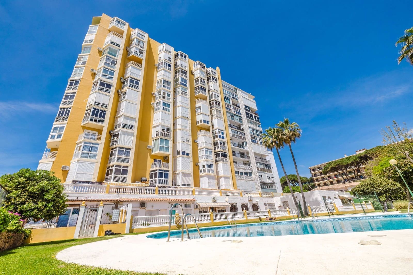 Flat te koop in Mijas met zwembad - € 222.000 (Ref: 9819895)