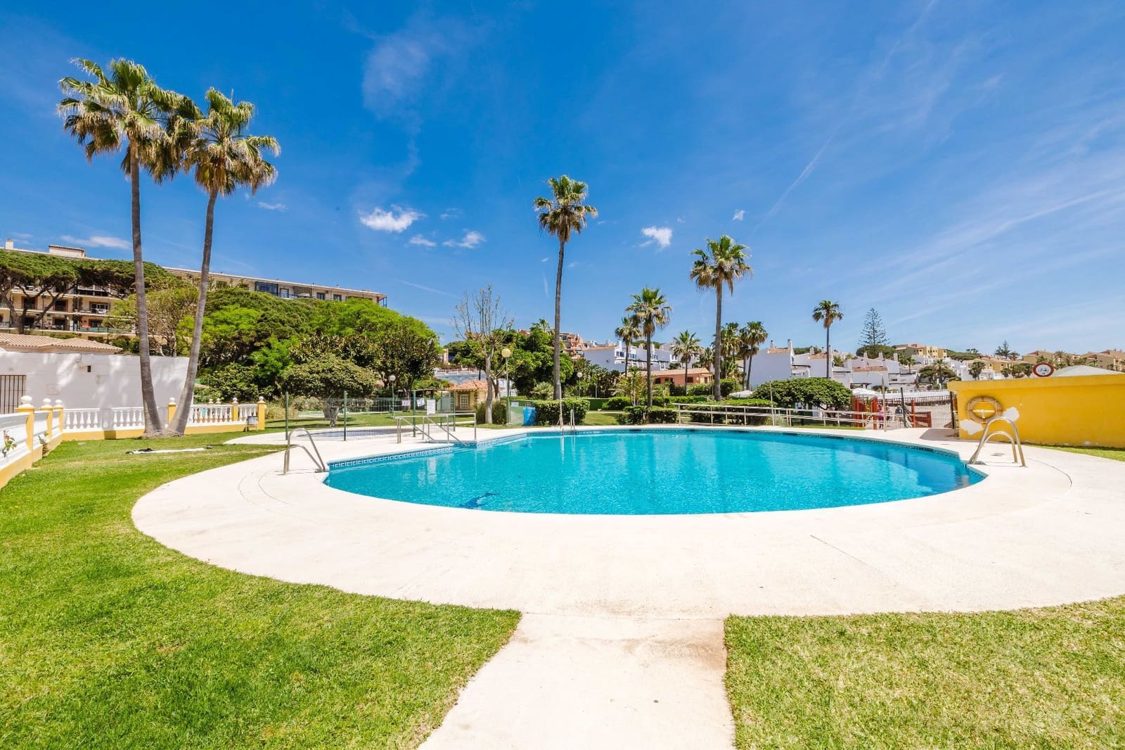 Flat te koop in Mijas met zwembad - € 222.000 (Ref: 9819895)