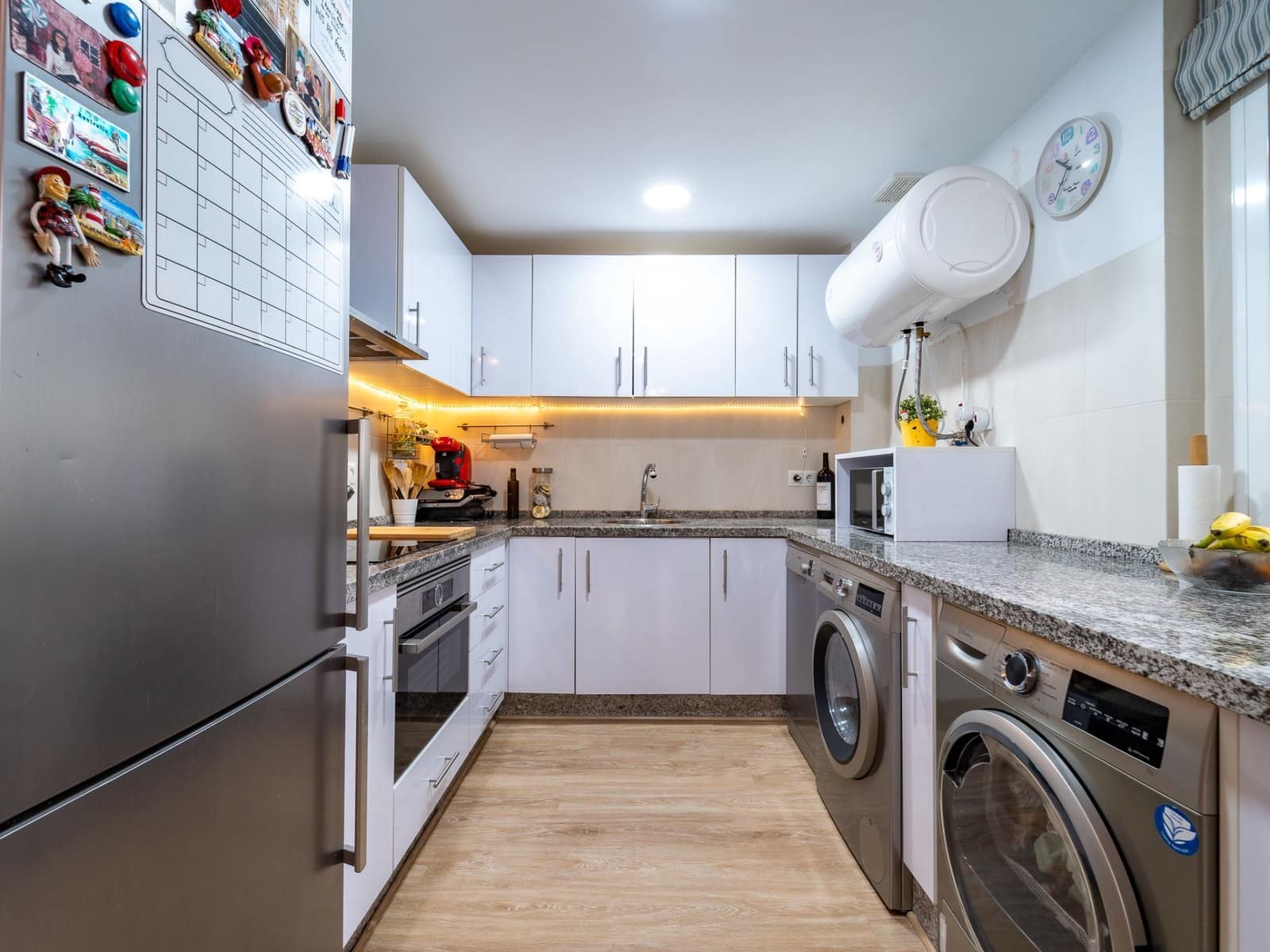 2 bedroom Apartment for sale in Torremolinos - € 297,000 (Ref: 9824675)