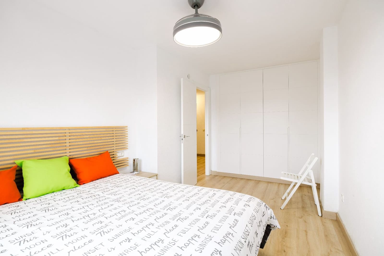 4 soveværelse Semi-Rækkehus til salg i Malaga by med swimmingpool garage - € 575.000 (Ref: 9824676)