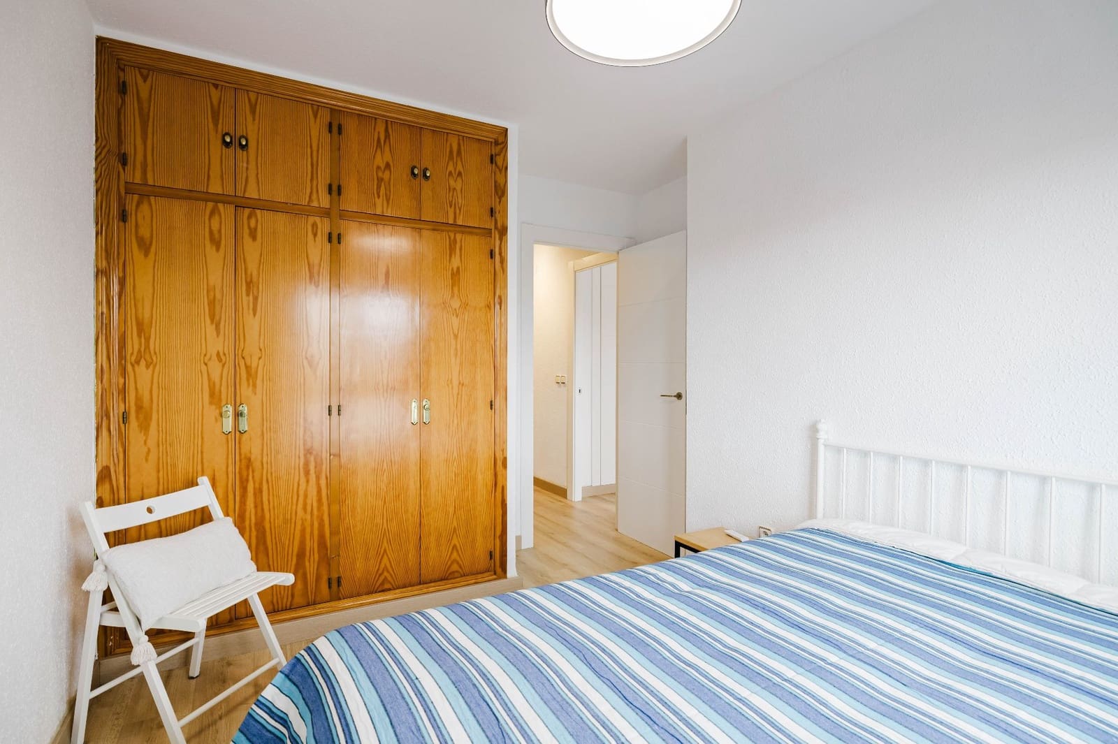 4 soveværelse Semi-Rækkehus til salg i Malaga by med swimmingpool garage - € 575.000 (Ref: 9824676)