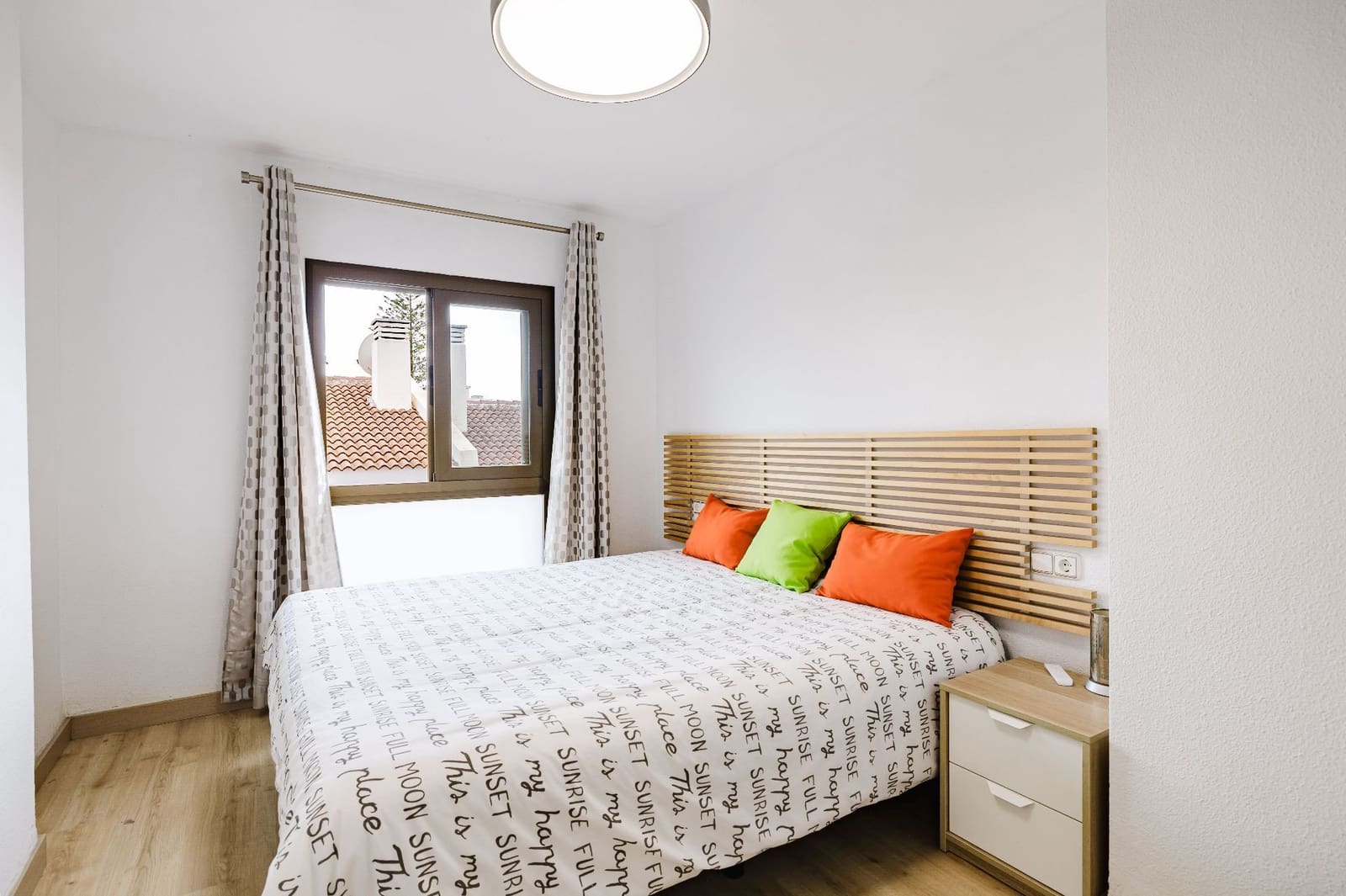 4 soveværelse Semi-Rækkehus til salg i Malaga by med swimmingpool garage - € 575.000 (Ref: 9824676)