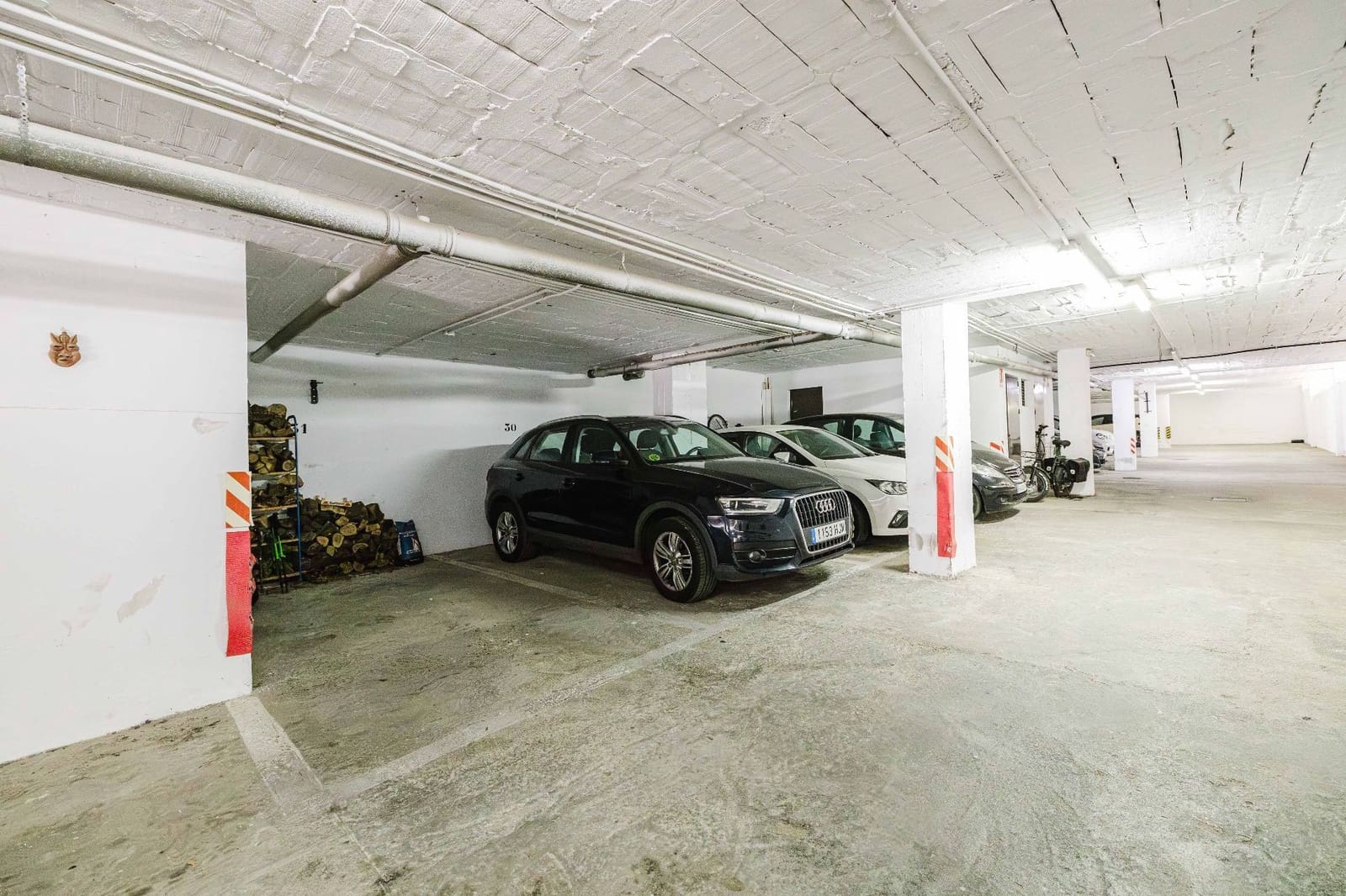 4 soveværelse Semi-Rækkehus til salg i Malaga by med swimmingpool garage - € 575.000 (Ref: 9824676)