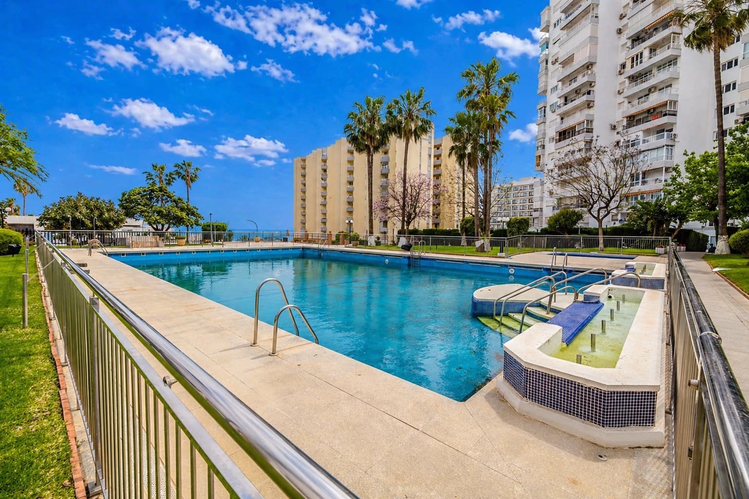 3 soverom Leilighet til salgs i Benalmadena med svømmebasseng garasje - € 437 000 (Ref: 9824677)