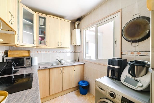 Piso de 3 habitaciones en El Palo, Málaga ciudad en venta - 319.000 € (Ref: 9824679)