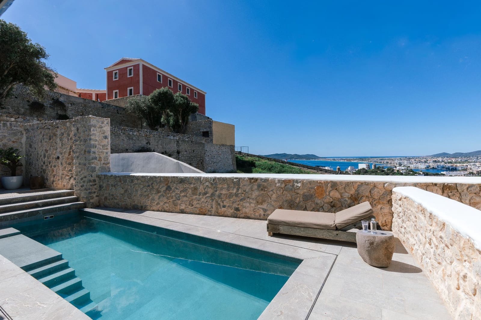 7 sypialnia Willa na sprzedaż w Miasto Ibiza / Eivissa z garażem - 10 800 000 € (Ref: 9830634)