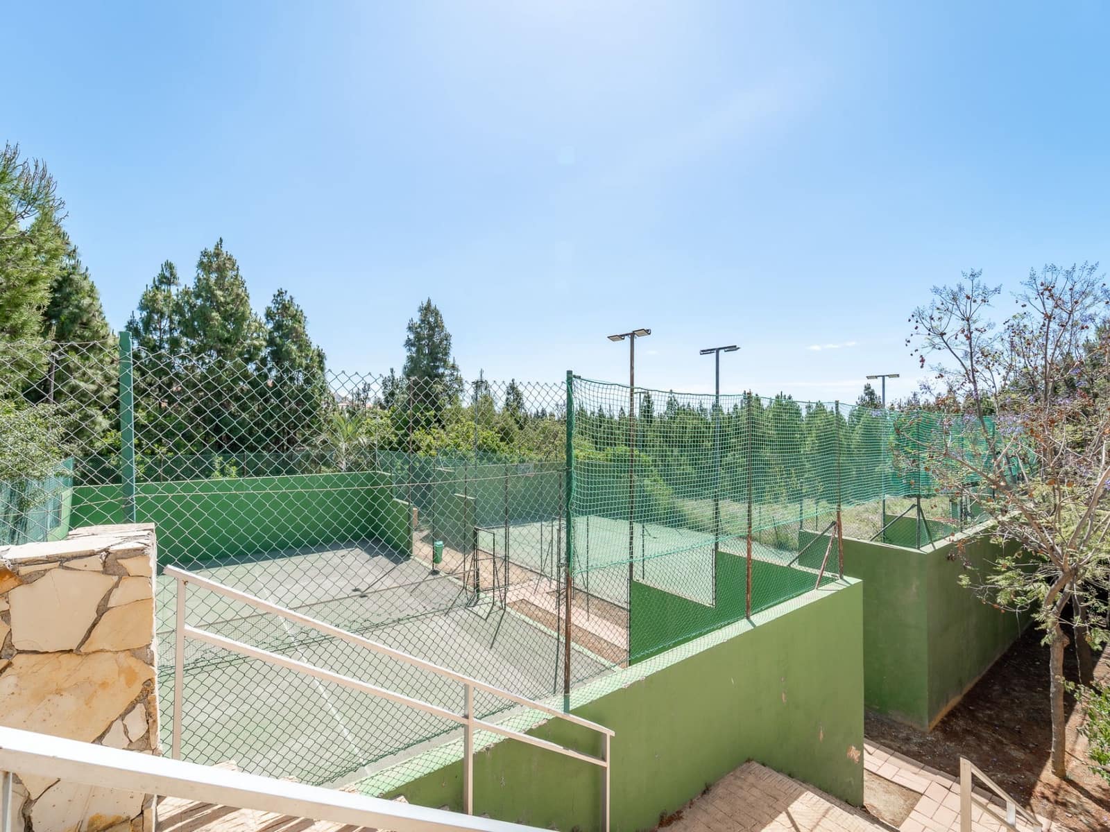2 chambre Villa/Maison Semi-Mitoyenne à vendre à El Faro avec garage - 390 000 € (Ref: 9830635)