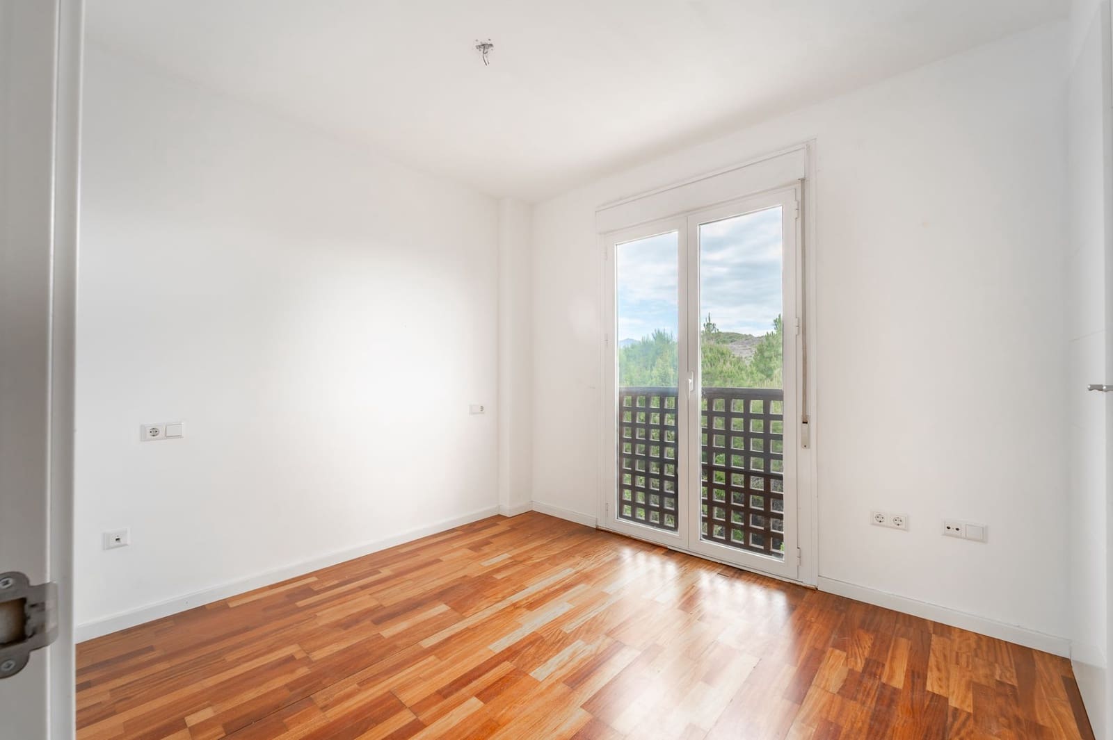 2 chambre Villa/Maison Semi-Mitoyenne à vendre à El Faro avec garage - 390 000 € (Ref: 9830635)