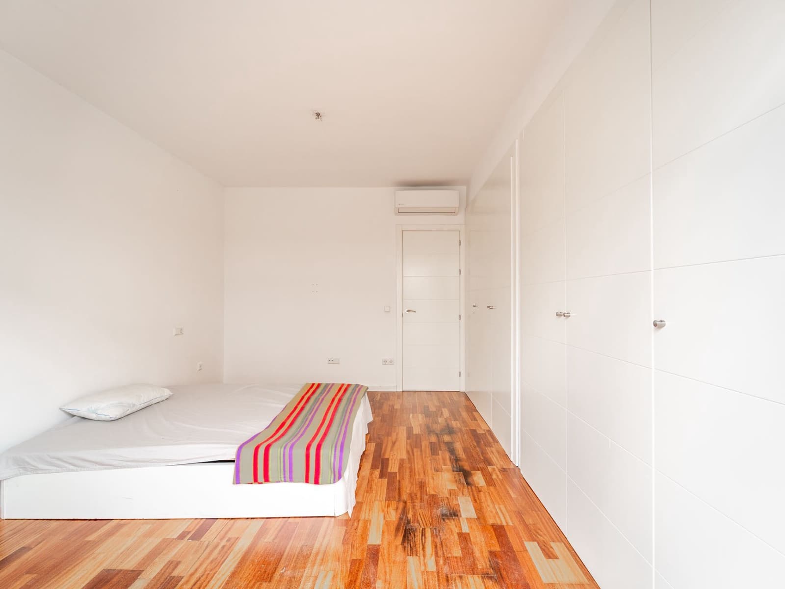2 chambre Villa/Maison Semi-Mitoyenne à vendre à El Faro avec garage - 390 000 € (Ref: 9830635)