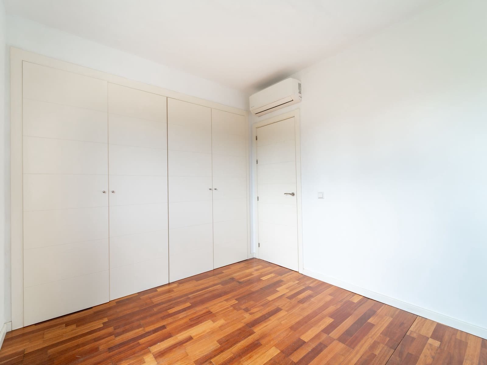 2 chambre Villa/Maison Semi-Mitoyenne à vendre à El Faro avec garage - 390 000 € (Ref: 9830635)