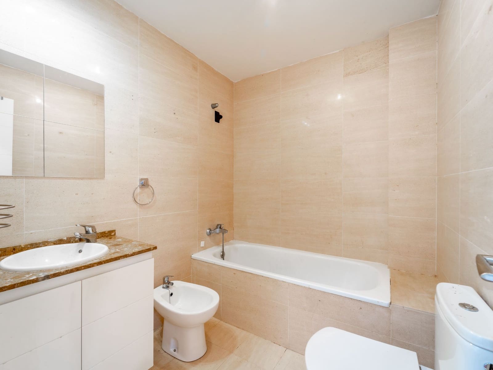2 chambre Villa/Maison Semi-Mitoyenne à vendre à El Faro avec garage - 390 000 € (Ref: 9830635)