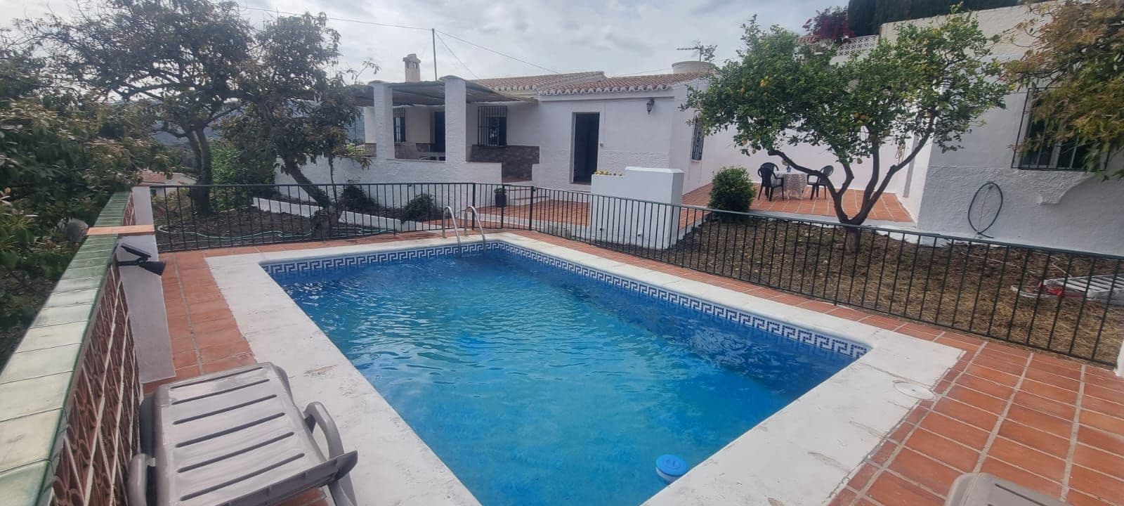 Chalet de 4 habitaciones en Frigiliana en venta - 348.000 € (Ref: 9830636)