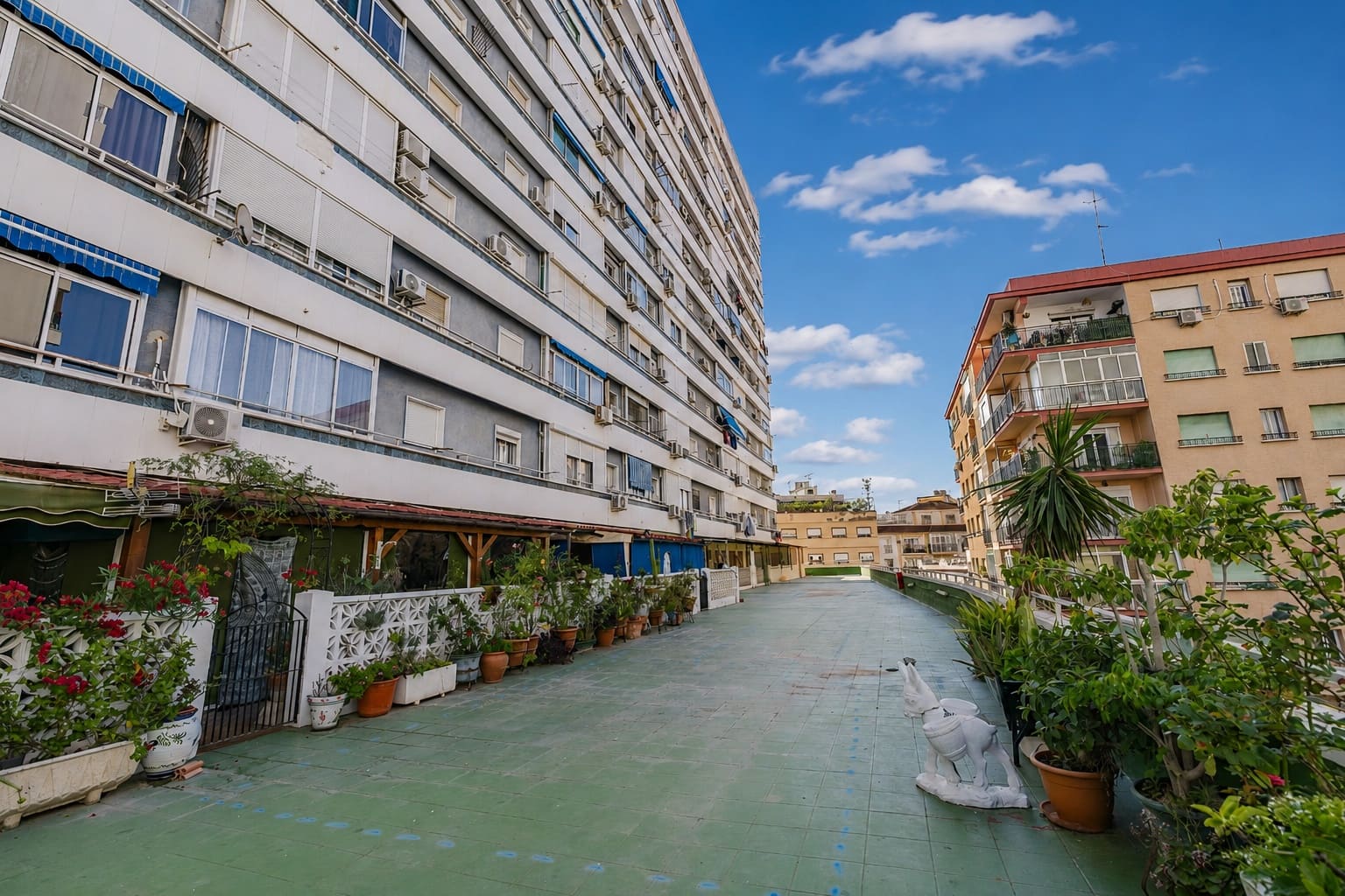 Flat for sale in Torremolinos - € 140,000 (Ref: 9844822)