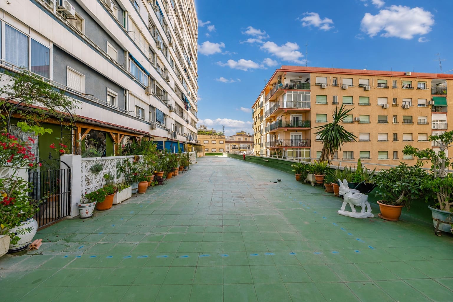 Flat for sale in Torremolinos - € 140,000 (Ref: 9844822)