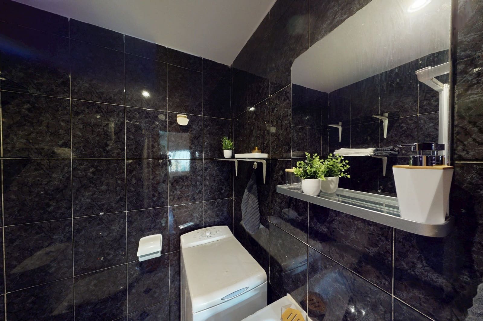Flat for sale in Torremolinos - € 140,000 (Ref: 9844822)