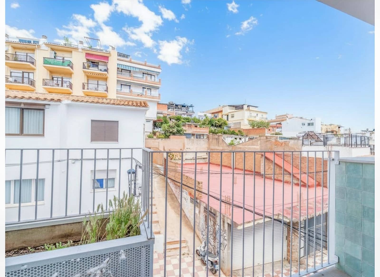 2 bedroom Flat for sale in Arroyo de la Miel with garage - € 338,000 (Ref: 9844824)