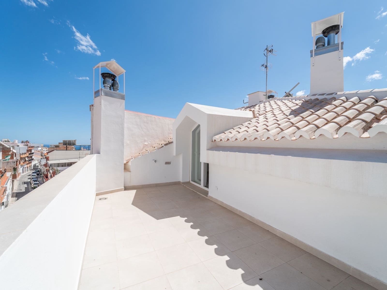 2 bedroom Flat for sale in Arroyo de la Miel with garage - € 338,000 (Ref: 9844824)