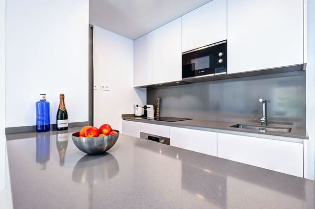 2 soveværelse Lejlighed til salg i Fuengirola med swimmingpool garage - € 575.000 (Ref: 9844826)