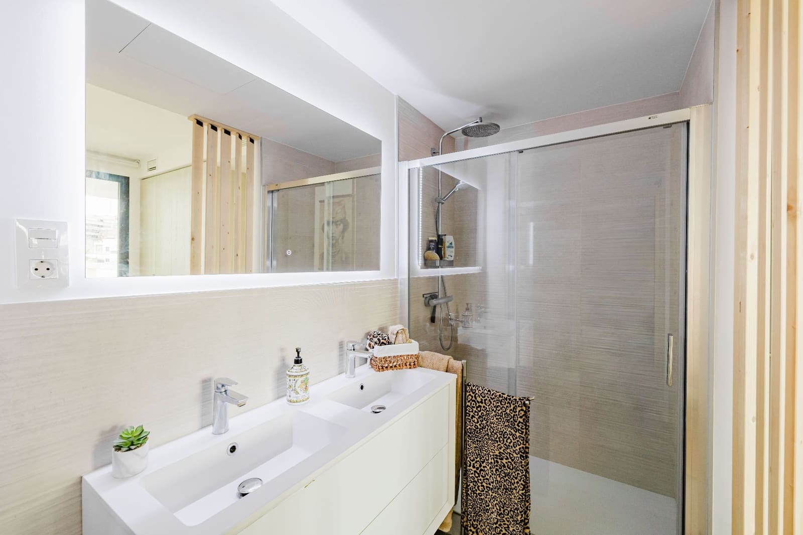 Piso de 2 habitaciones en Fuengirola en venta con piscina garaje - 610.000 € (Ref: 9851041)