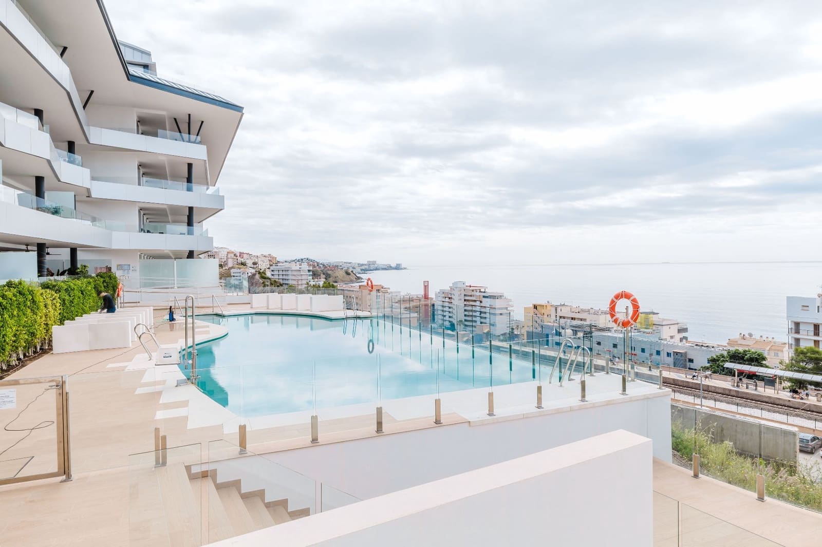 Piso de 2 habitaciones en Fuengirola en venta con piscina garaje - 610.000 € (Ref: 9851041)