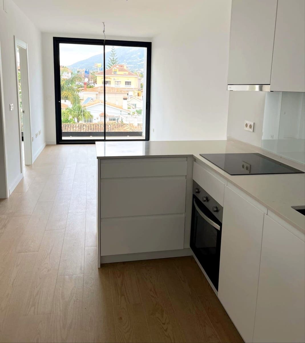 2 soveværelse Lejlighed til salg i Fuengirola - € 330.000 (Ref: 9851042)