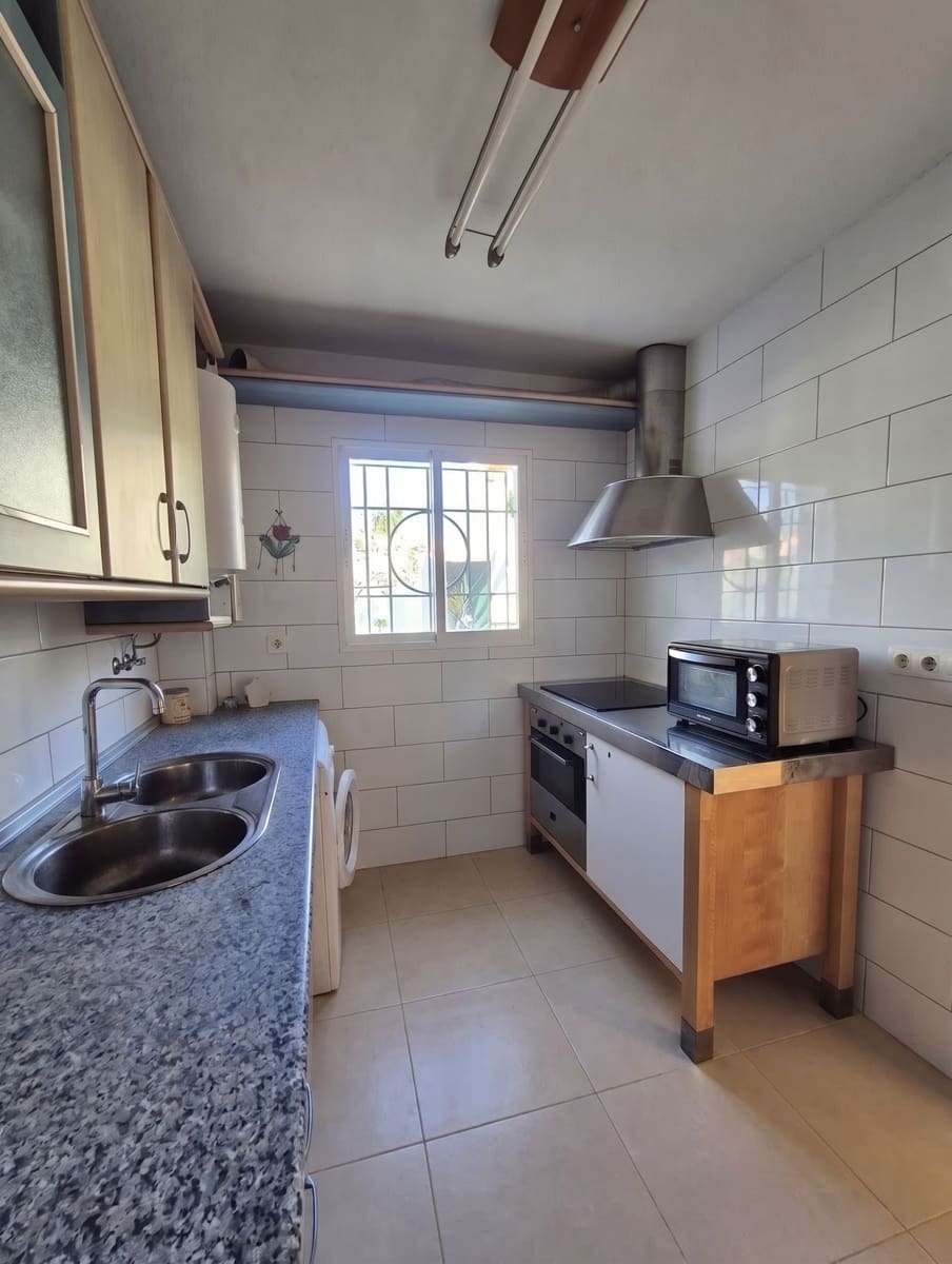 3 bedroom Semi-detached Villa for sale in Velez-Malaga - € 390,000 (Ref: 9851044)