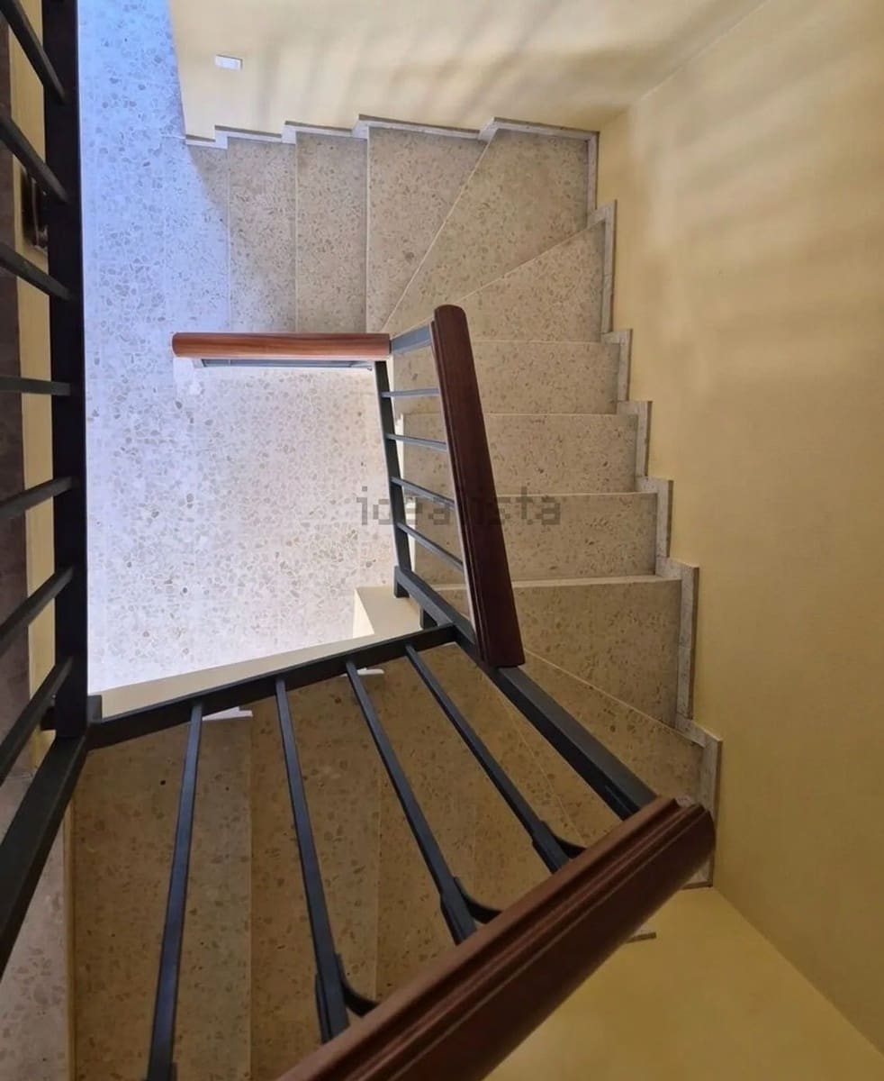 3 bedroom Semi-detached Villa for sale in Velez-Malaga - € 390,000 (Ref: 9851044)