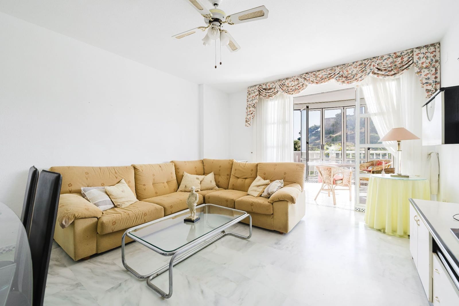 3 makuuhuone Asunto myytävänä paikassa Fuengirola mukana uima-altaan - 625 000 € (Ref: 9854891)
