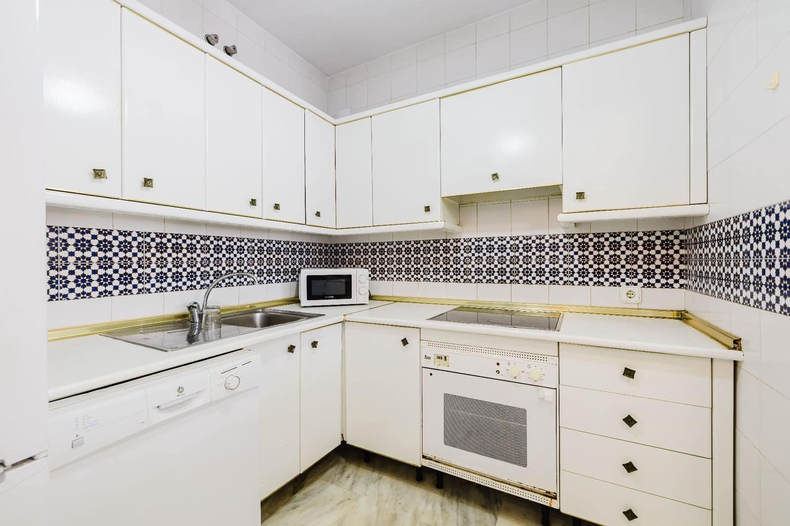 3 makuuhuone Asunto myytävänä paikassa Fuengirola mukana uima-altaan - 625 000 € (Ref: 9854891)