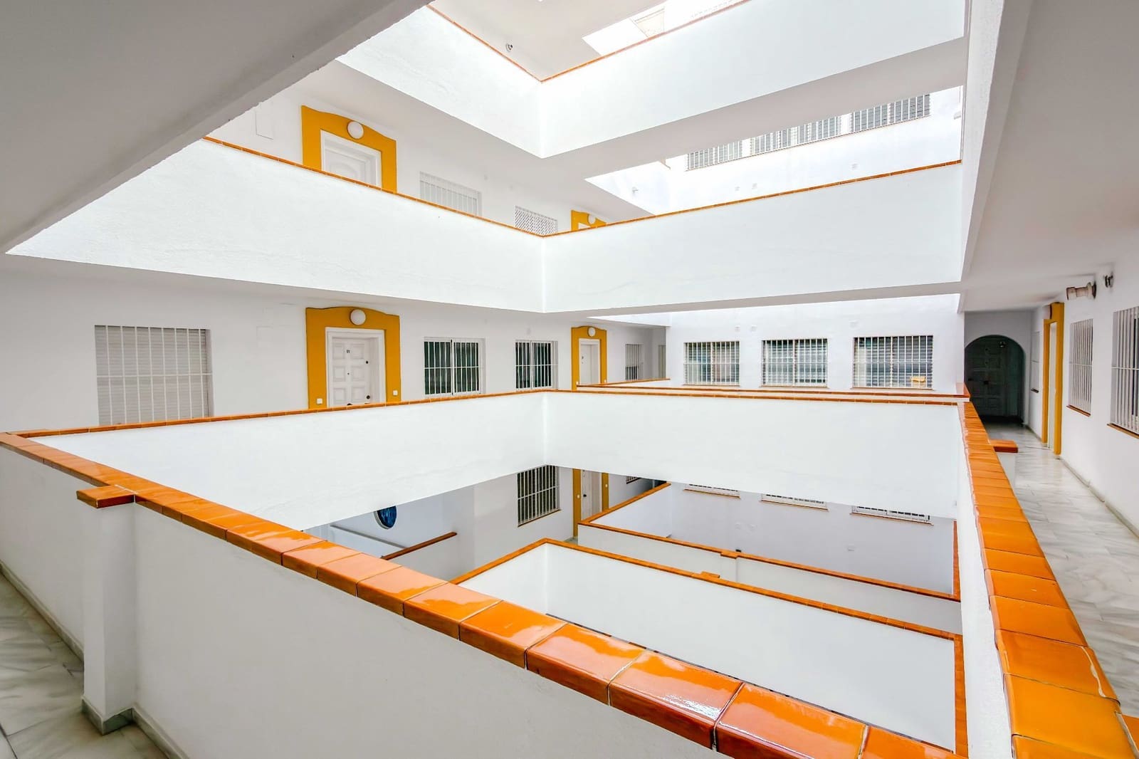 3 makuuhuone Asunto myytävänä paikassa Fuengirola mukana uima-altaan - 625 000 € (Ref: 9854891)