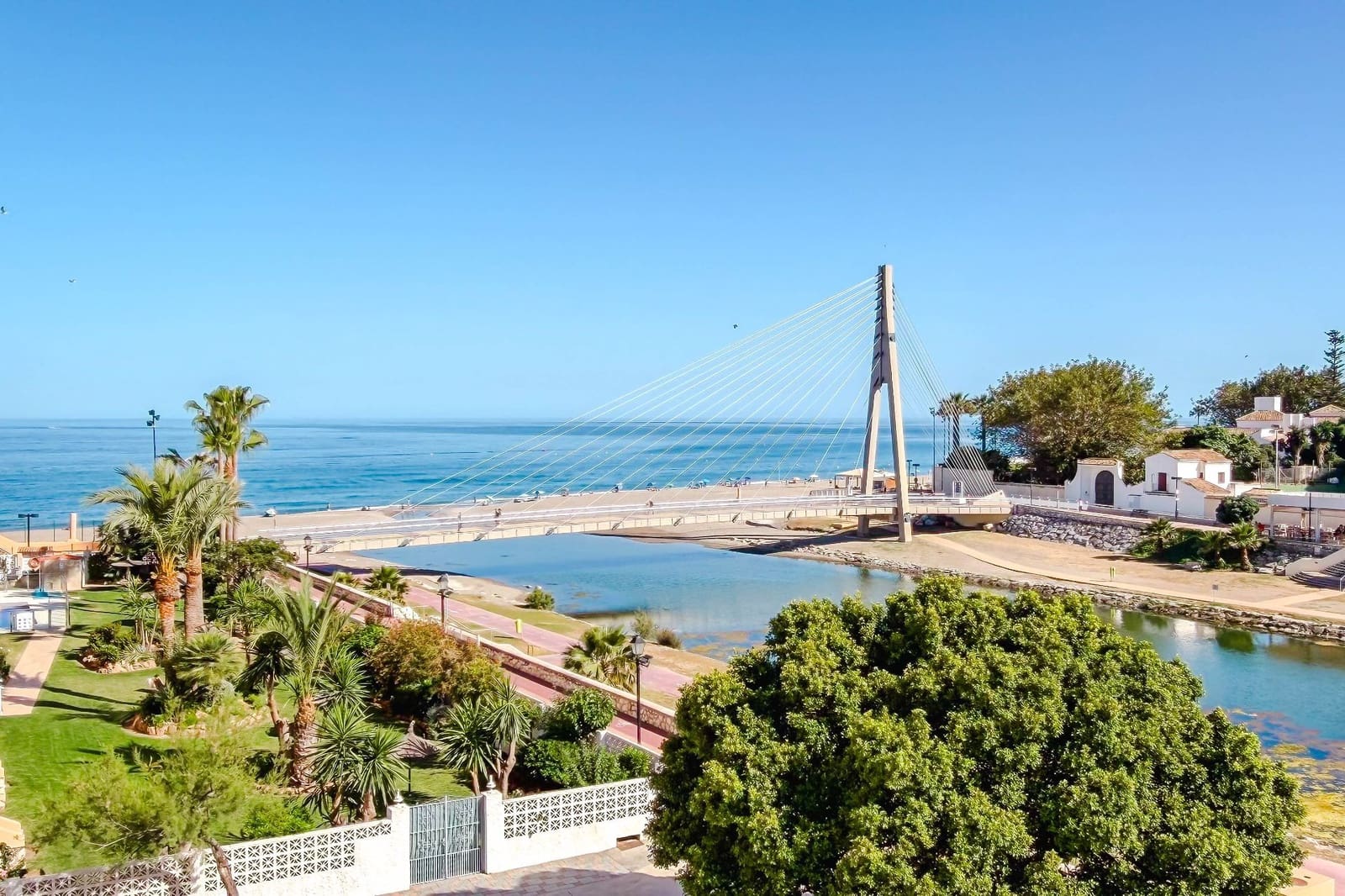3 makuuhuone Asunto myytävänä paikassa Fuengirola mukana uima-altaan - 625 000 € (Ref: 9854891)