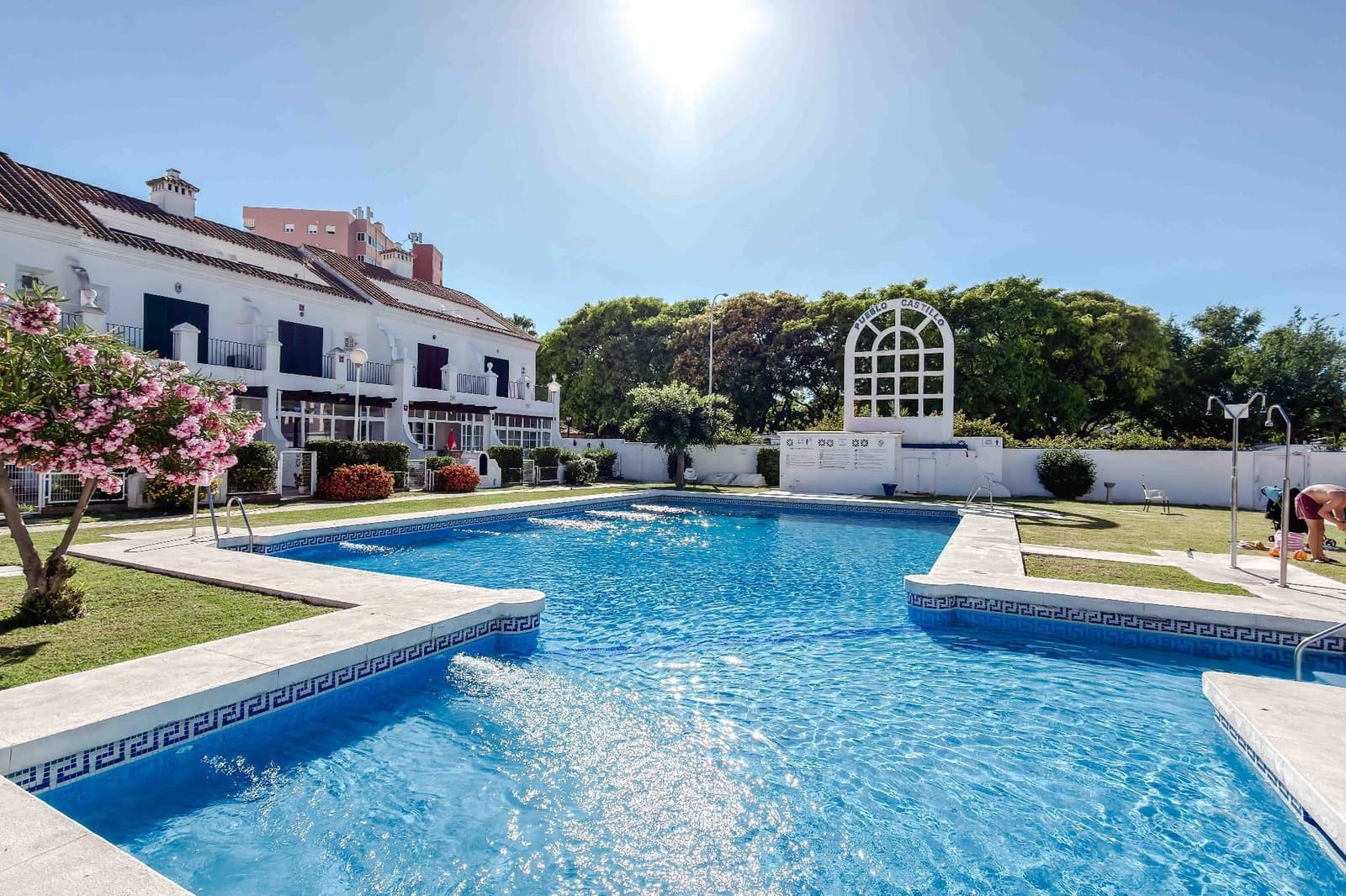 3 makuuhuone Asunto myytävänä paikassa Fuengirola mukana uima-altaan - 625 000 € (Ref: 9854891)