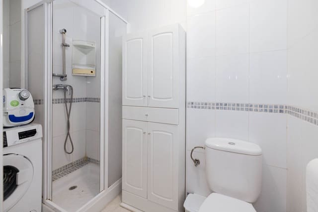1 sovrum Lägenhet till salu i Torremolinos med garage - 155 000 € (Ref: 9861525)